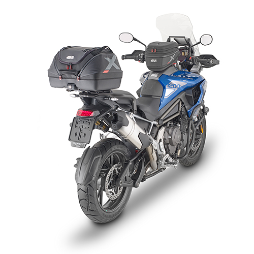 0NI8489_XL08_montata su moto.jpg